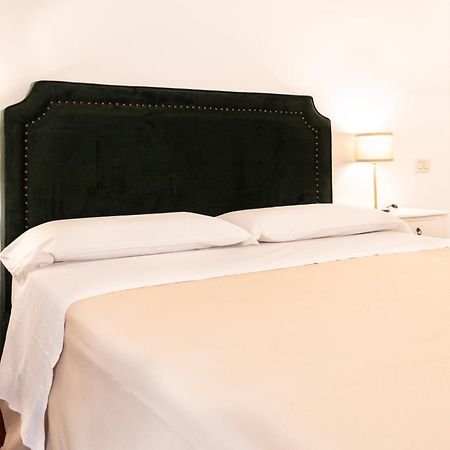 Charme & Chic San Giacomo โรม ภายนอก รูปภาพ